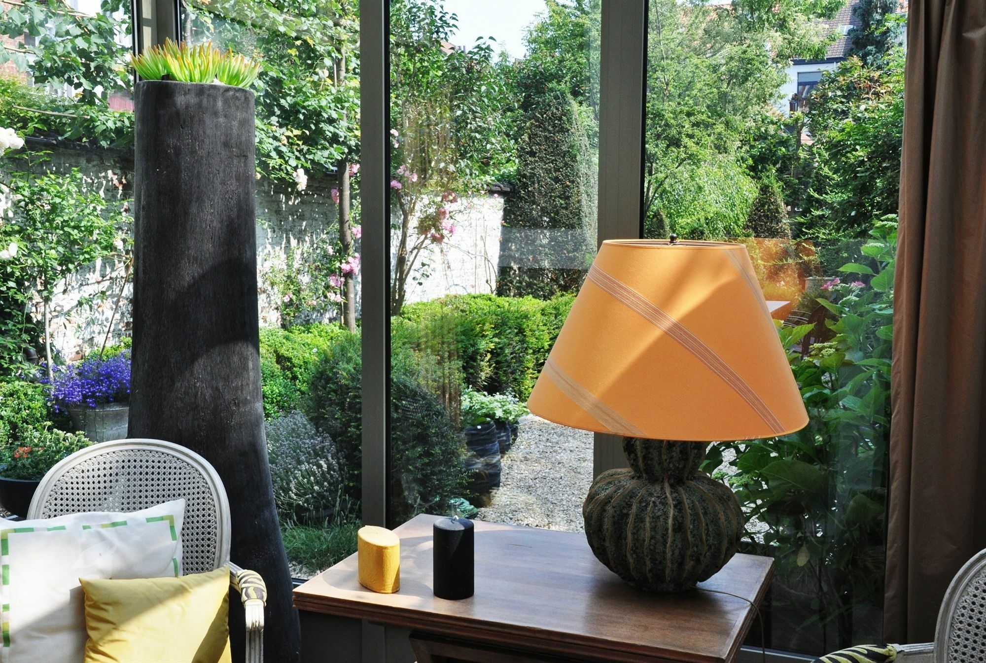 B&B Un Jardin En Ville Saint-Gilles Exterior photo